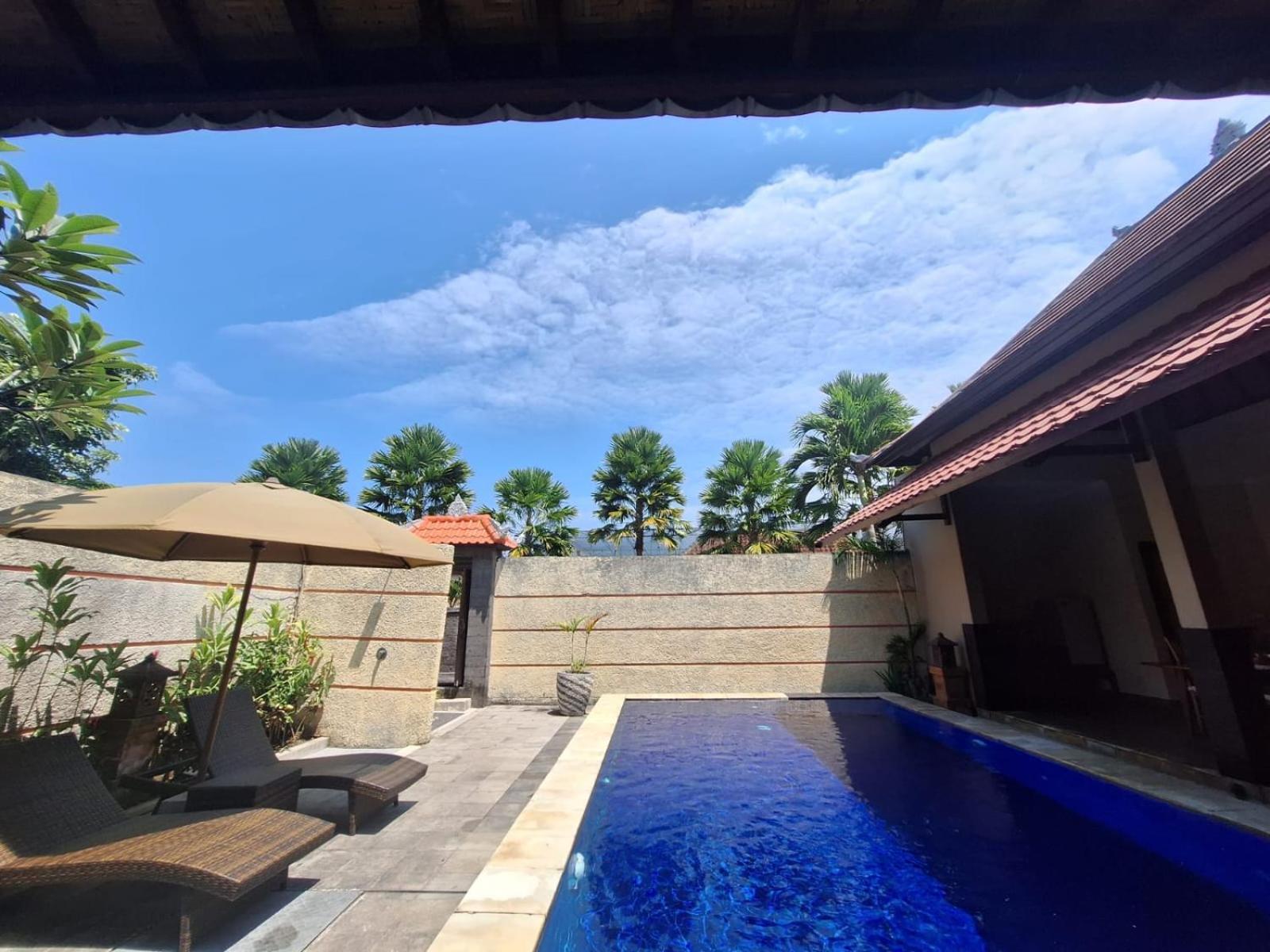 Kartika Dahayu Private Pool Villas Сукавати Экстерьер фото