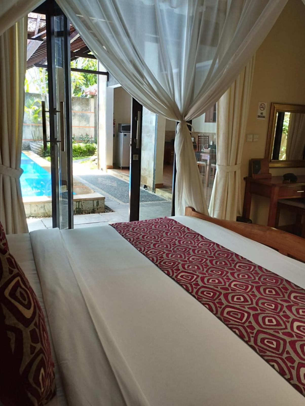 Kartika Dahayu Private Pool Villas Сукавати Экстерьер фото